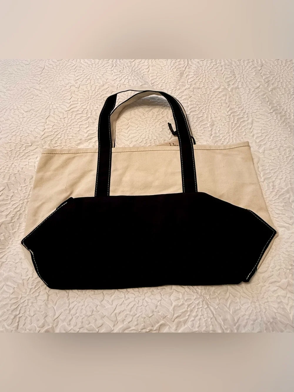 Tote bag - GC Design - white black w/red & plaid hearts.  NEW w/tags. 11x18x6.5”